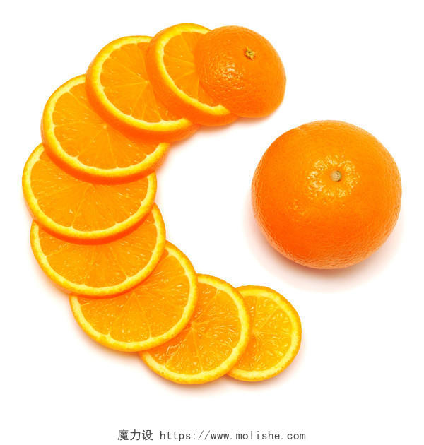 橙色水果切成环形分离在白色背景上的维生素C